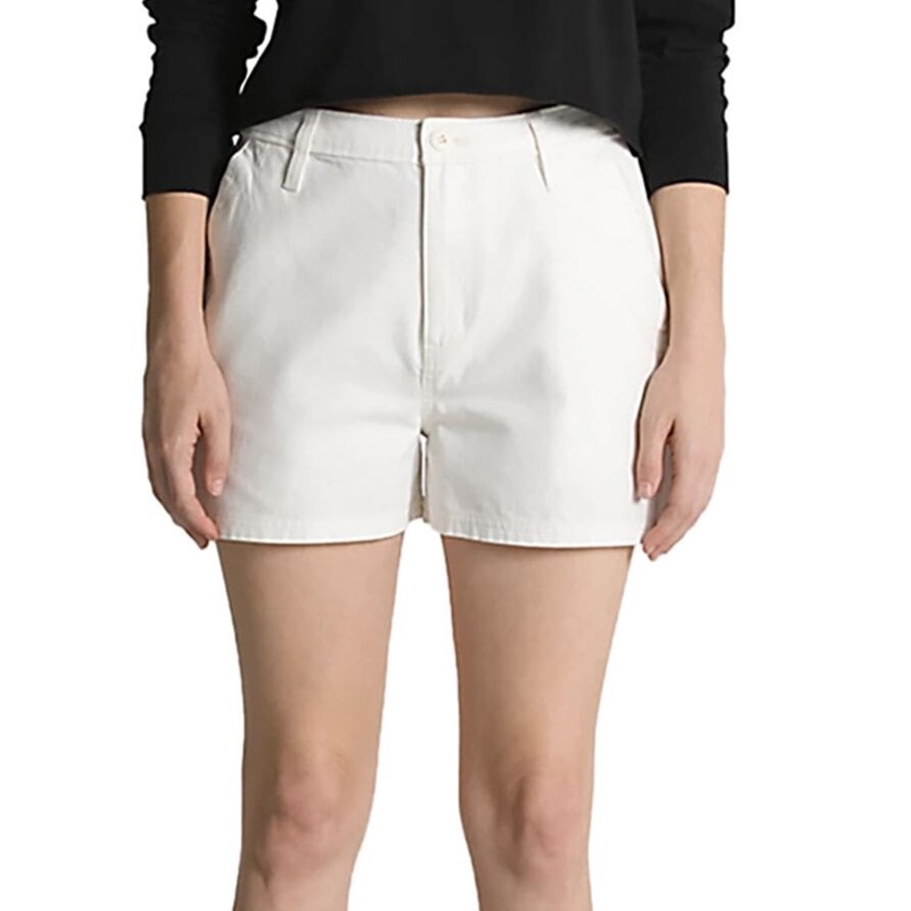 Vans Groundwork shorts in white EUC